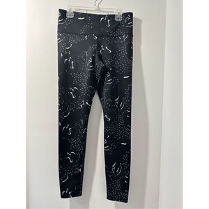 Under Armour women’s black white printed leggings size Medium #36-1688